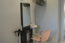 Salon coiffure, fonds et murs, 130 000€ à reprendre - Gard rhodanien (30)